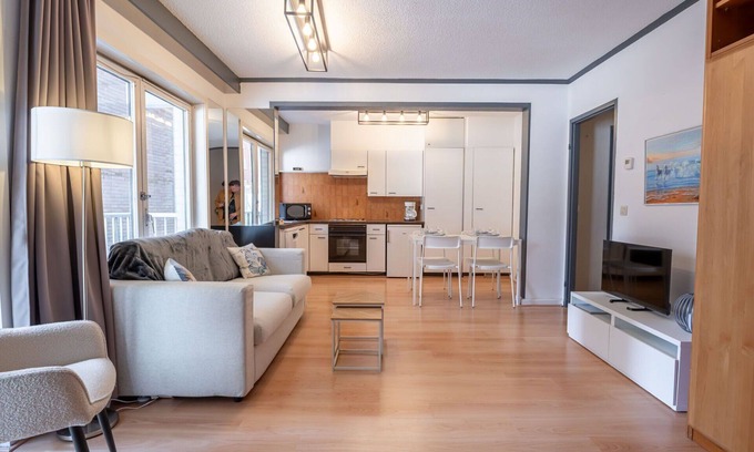 Blankenberge Apartment | Beautiful apartment for 4 guests with WIFI, TV and balcony