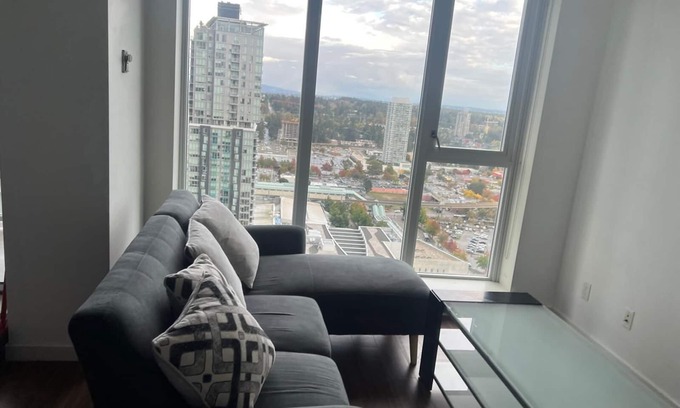 Surrey Apartment | Beautiful apartment for your stay in the core of