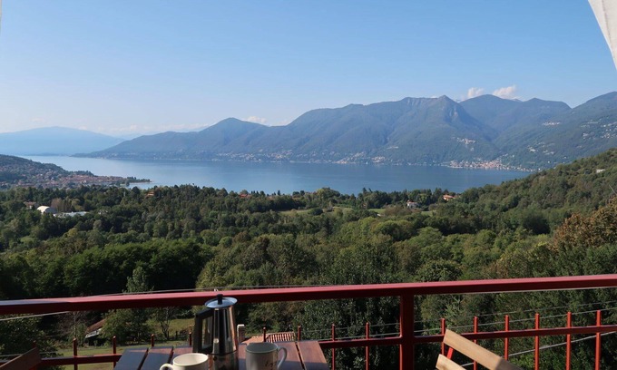 Luino Apartment | Beautiful apartment for 6 guests with WIFI, TV and terrace