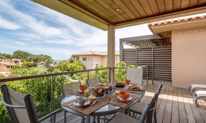 Sainte-Lucie-de-Porto-Vecchio Apartment | Beautiful apartment for 6 guests with A/C, WIFI, TV, terrace and pets allowed