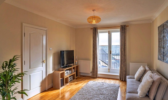 Teignmouth Apartment | Beautiful apartment for 4 people with WIFI and balcony