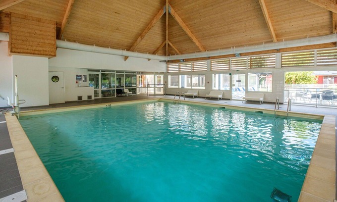 Saumur House | Beautiful apartment in villa for 3 people with pool, internet, TV, terrace and pets allowed