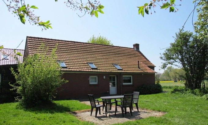 Bunde House | Beautiful apartment in villa for 14 guests with WIFI, TV, terrace, pets allowed and parking