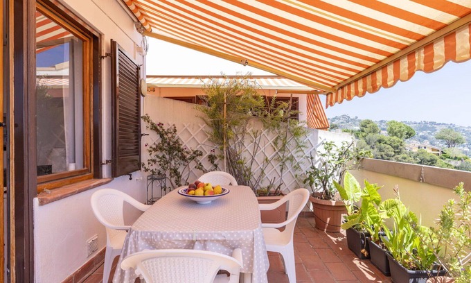 Ospedaletti Apartment | Beautiful apartment for 4 people with WIFI, pool, A/C, terrace, pets allowed and parking