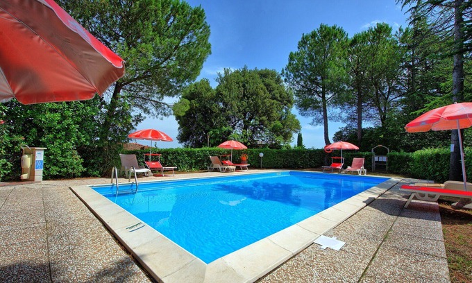 Montaione Apartment | Beautiful apartment for 6 people with WIFI, pool, veranda and panoramic view, close to San Gimig.