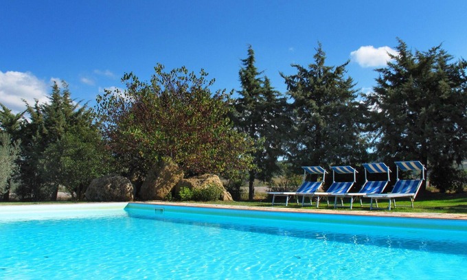 Pomarance Villa | Beautiful apartment in villa for 5 people with pool, WIFI, TV and veranda