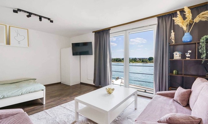 Neuwied Apartment | Beautiful apartment right on the Rhine
