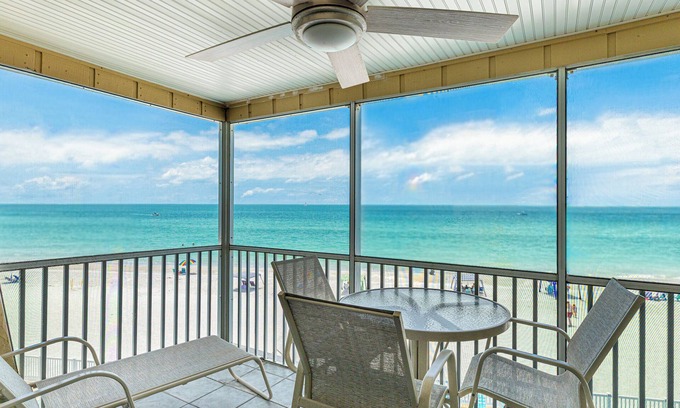 Bradenton Beach Condo | Beautiful Beachfront Unit! Offers direct beach access and sunset views! Fall and Winter dates available!
