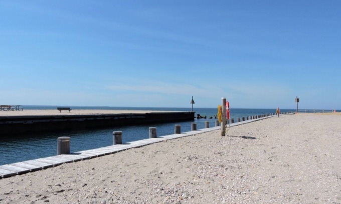 Clearwater Beach House | Beautiful brand new 4 bedroom 3 bath home in East Hampton's Clearwater Beach.