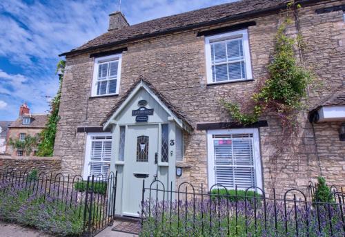 Sherston House | Beautiful Cottage in Picturesque Cotswolds Village