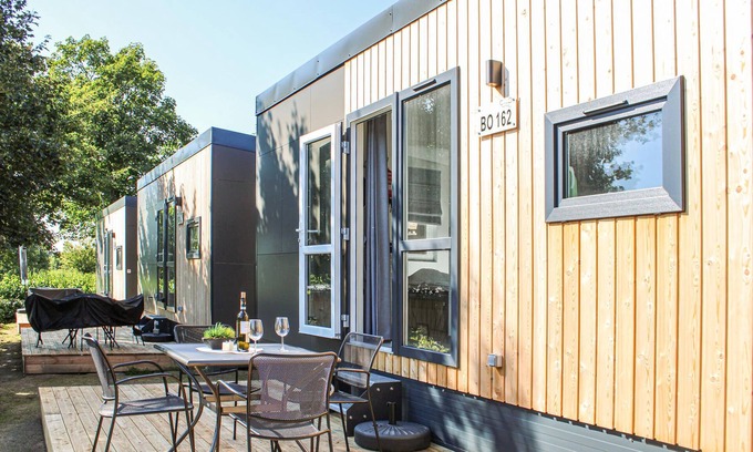 Wemding House | Beautiful cottage with panoramic view of the lake.