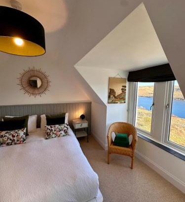 Beinn Orasaigh House | Beautiful Cottage with Stunning Views Carbost Skye
