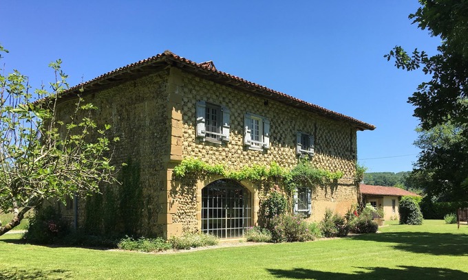 Sariac-Magnoac House | Beautiful country house for 10 + people. Heated swimming pool.