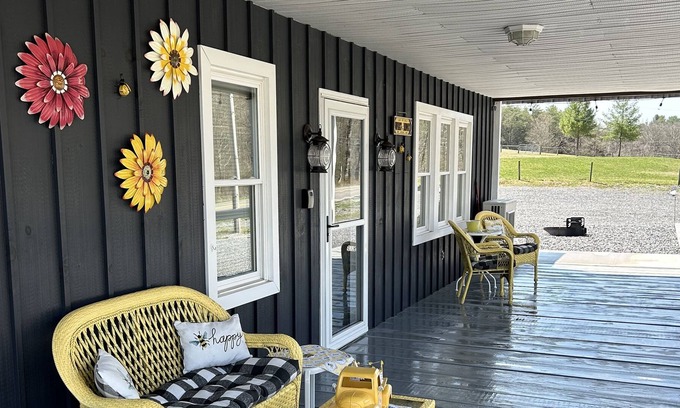 Calvin House | Beautiful country surroundings. Surrounded by beautiful mountains.