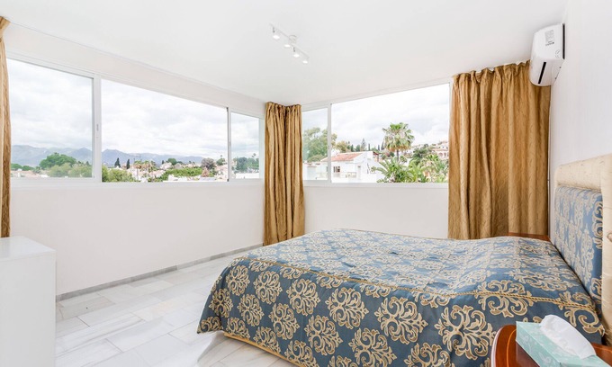 Elviria Apartment | Beautiful, cozy and bright 4 bed apartment