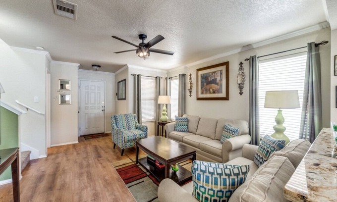 West San Antonio House | 💢BEAUTIFUL & COZY Home near Lackland,AFB & SeaWorld.💢