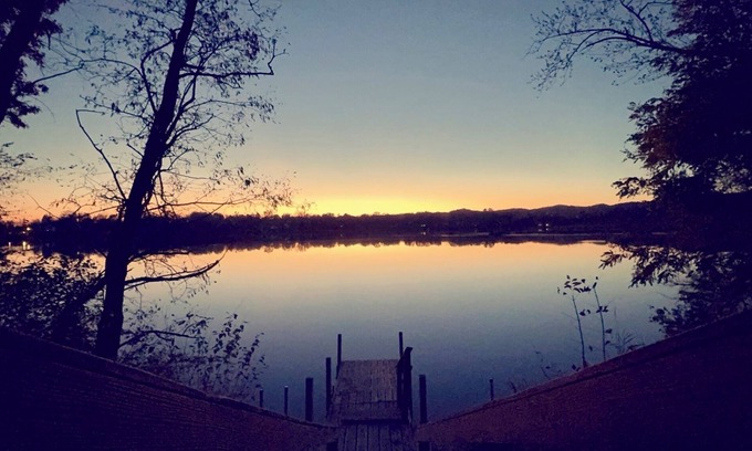 Galesville House | Beautiful Cozy Lake House on 2 & 1/2 acres!