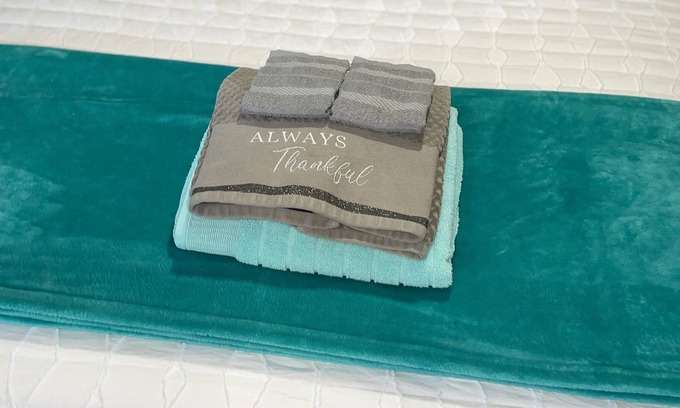 Gardena Apartment | Beautiful & Cozy LOfT/SpaceX, Beaches.