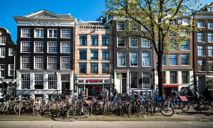 Burgwallen Nieuwe Zijde Bed & Breakfast | Beautiful DutchHouse Centrum