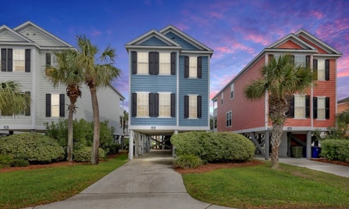 Surfside Beach House | BEAUTIFUL FAMILY FRIENDLY 4-bedroom home with AC in Surfside Beach, SC!