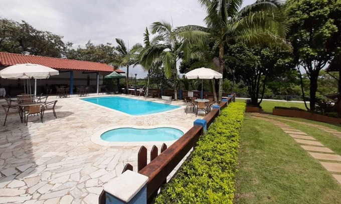 Itu House | Beautiful farm, spacious and very clean 45 minutes from SP.