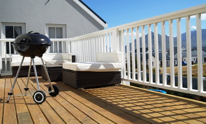 Kommetjie Apartment | Beautiful Flat with Stunning Sea & Mountain views