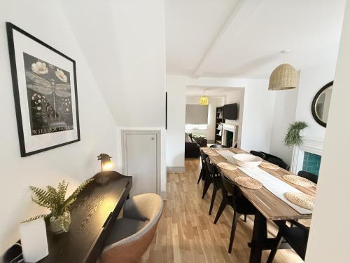 Southampton Apartment | Beautiful four bedroom house, two bathroom, huge kitchen with free parking