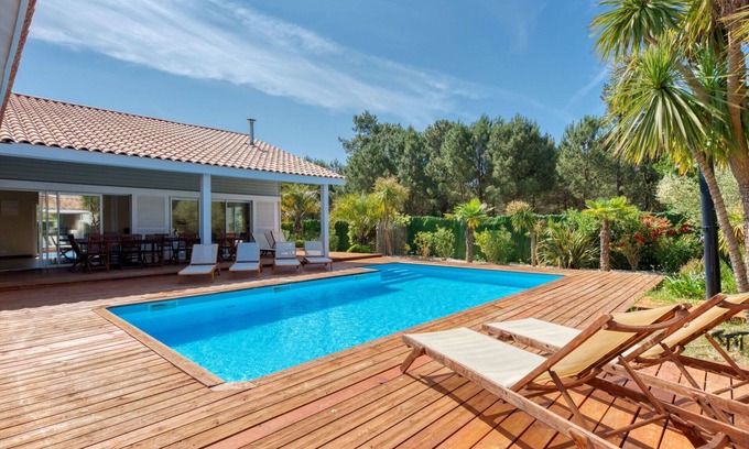 Vensac Villa | Beautiful private villa for 10 people with WIFI, private pool, TV and terrace