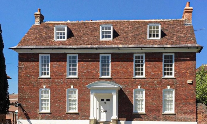 Blandford Saint Mary House | Beautiful Georgian House located in Blandford