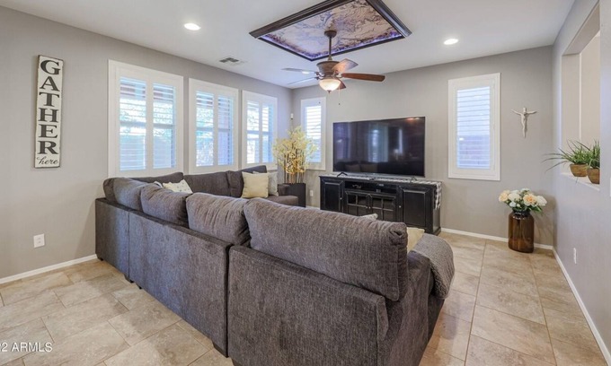 Rovey Farm Estates House | Beautiful Glendale Gem With Room For Everyone!