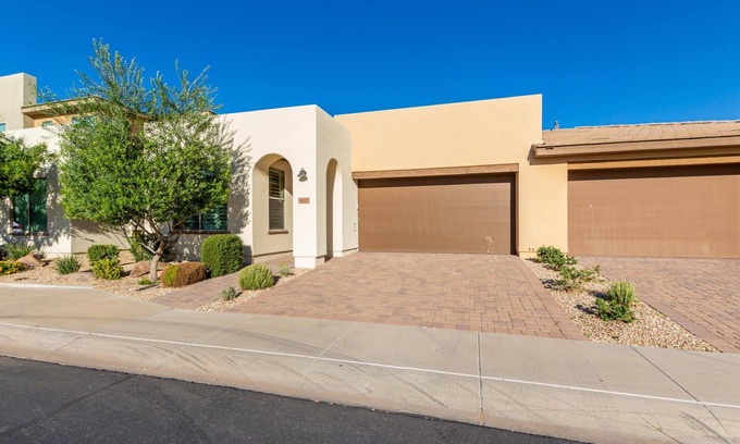 Encanterra House | Beautiful Golf Views