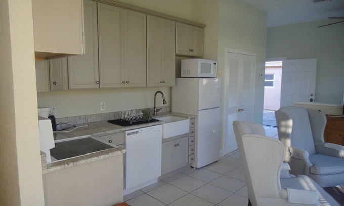 Loxahatchee Cottage | Beautiful guest house on horse farm Wellington Equestrian Festival