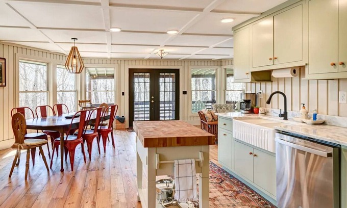 Highlands Cabin | Beautiful Highlands Cabin: Large Game Room, Hot Tub