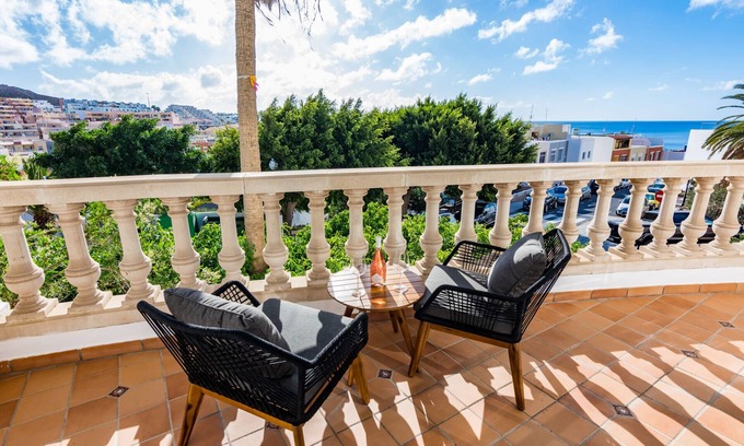 Morro Jable Apartment | Beautiful holiday rental with shared pool