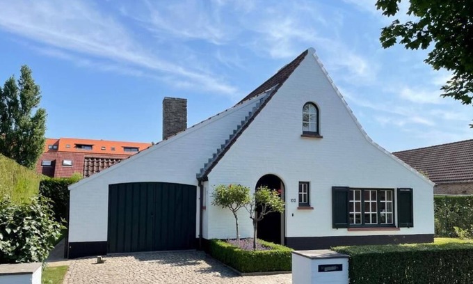 Nieuwpoort House | Beautiful holiday home in a quiet and central location in Nieuwpoort by the sea