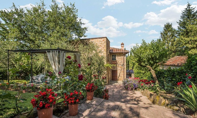 Monterchi House | Beautiful holiday home in Monterchi with large garden