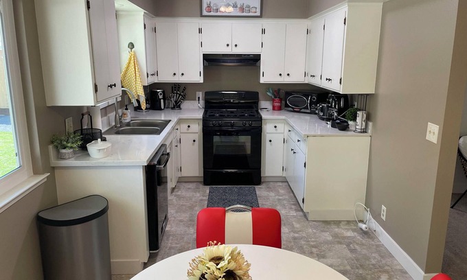 Chico House | Beautiful Home Across the Street From Bidwell Park