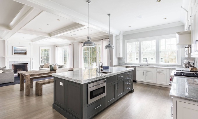Southampton House | Beautiful Home, Backyard, Pool and Patio in Southampton