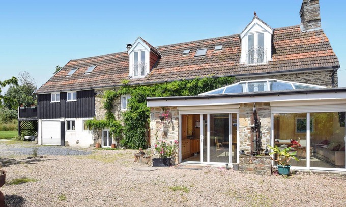 Vire-Normandie House | Beautiful home in Coulonces with WiFi