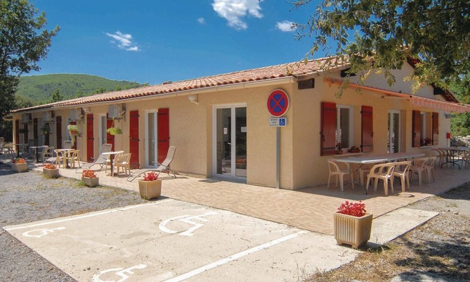 Courry House | Beautiful home in Courry with kitchen