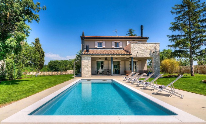 Municipality of Zminj House | Beautiful home in Sivati