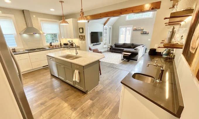 Whitefish Bay House | Beautiful Home in the Heart of the Bay! 15 Minutes to Downtown!