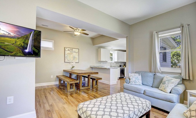 North Beach House | Beautiful home in walkable beach town near DC & Herrington Harbor Yacht Club!