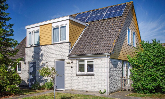 Wemeldinge House | Beautiful home in Wemeldinge with WiFi