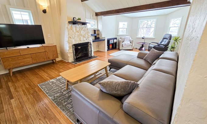 Downtown Anchorage House | Beautiful home with fireplace, washer/dryer, WiFi, & nearby activities