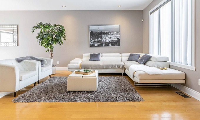 Brossard House | Beautiful house near all services