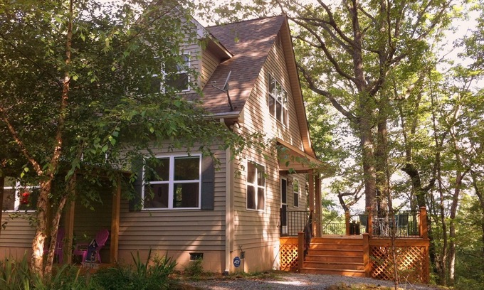 Sautee Nacoochee House | Beautiful House with Mountain Views on 25 Private Acres Dog-Friendly