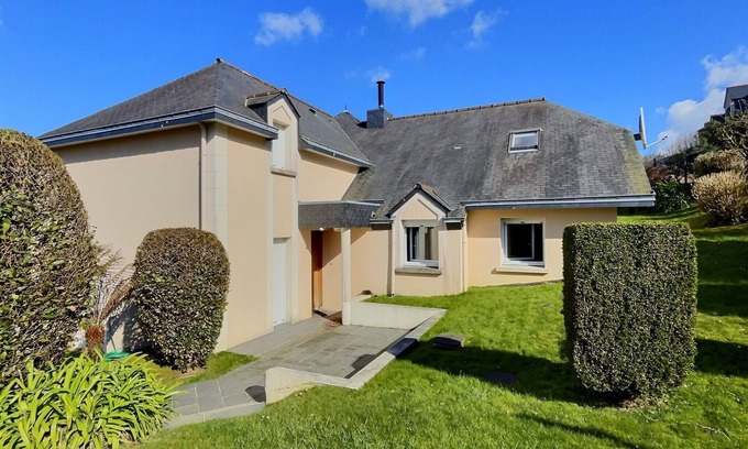 Penvenan House | Beautiful house with sea view