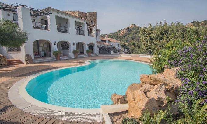 Liscia di Vacca Apartment | Beautiful Il Giardino degli Oleandri one bedroom Premium sleeps 4