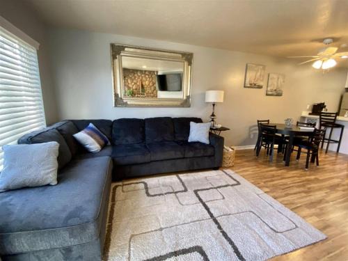 Harbor Village House | Beautiful Inn Building Condo 208 Pet friendly